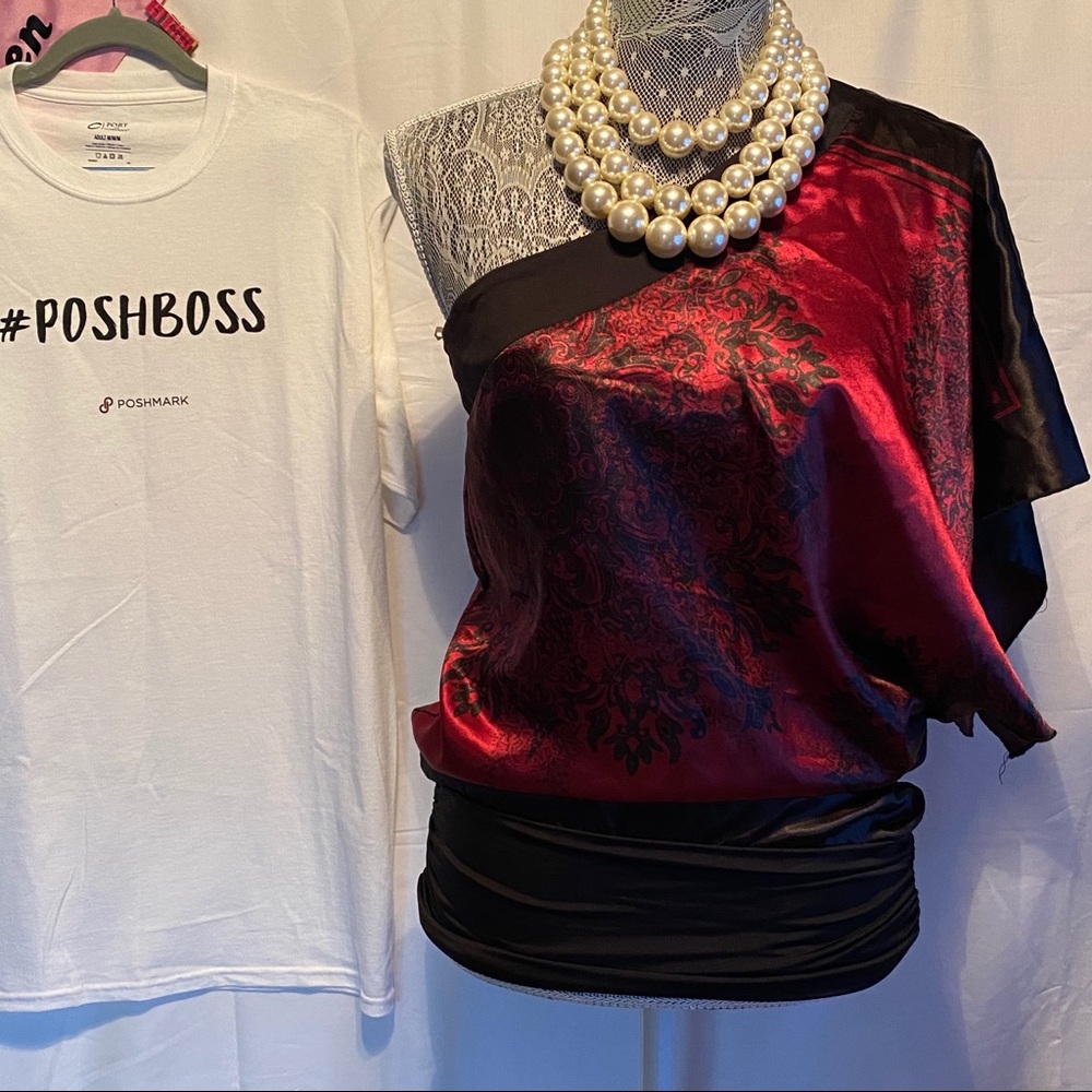 ♥️STUDIO Y🖤 One Shoulder Red & Black Top